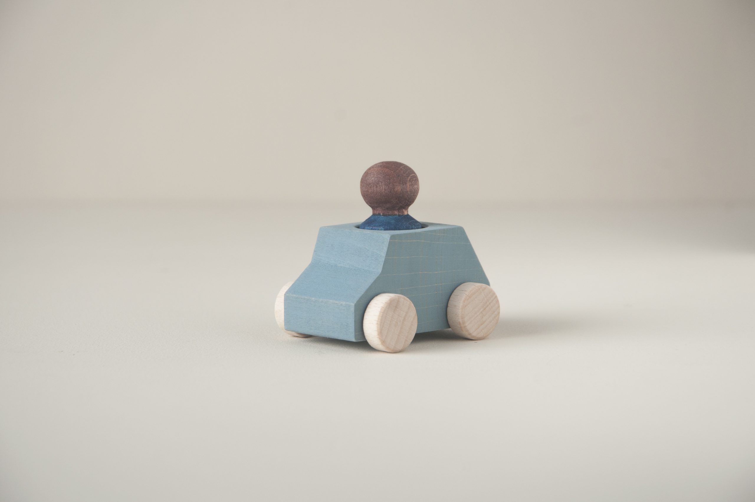 LUBULONA - Grey wooden car