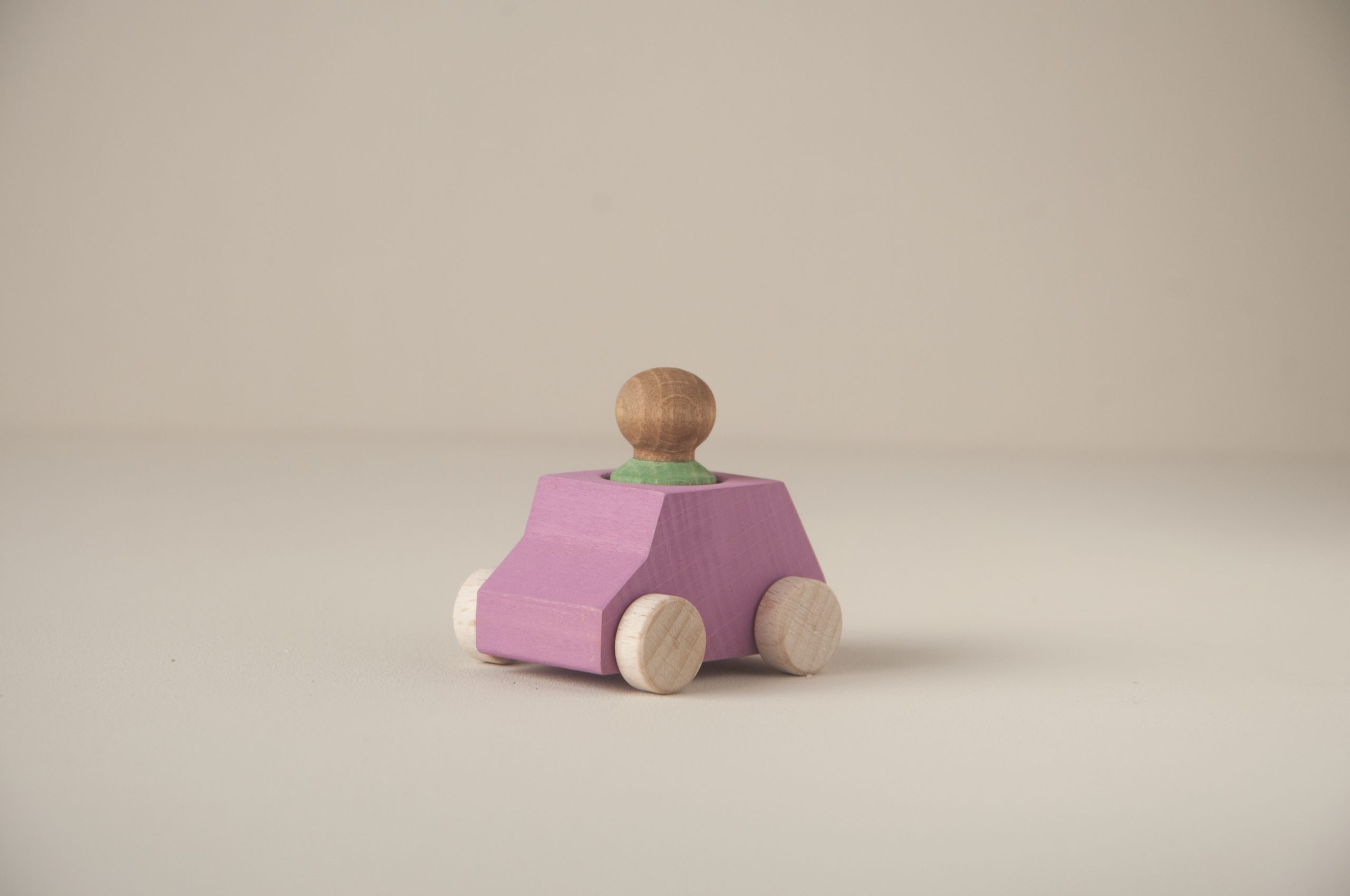 LUBULONA - Pink wooden car