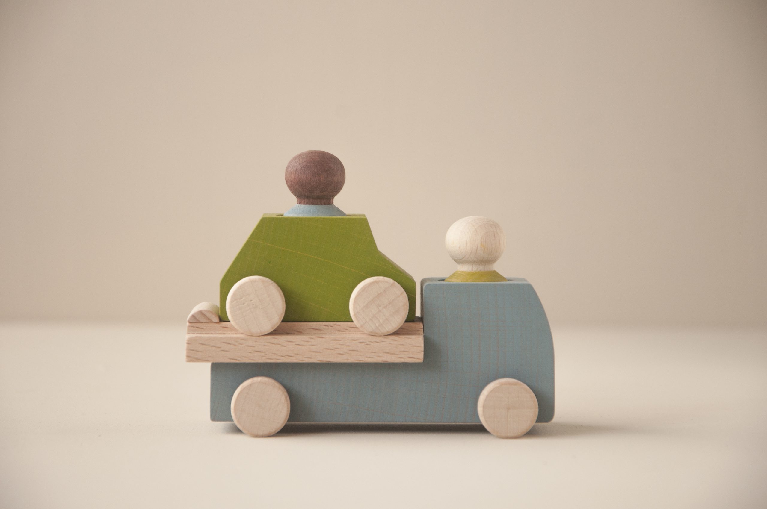 LUBULONA - Grey tow truck