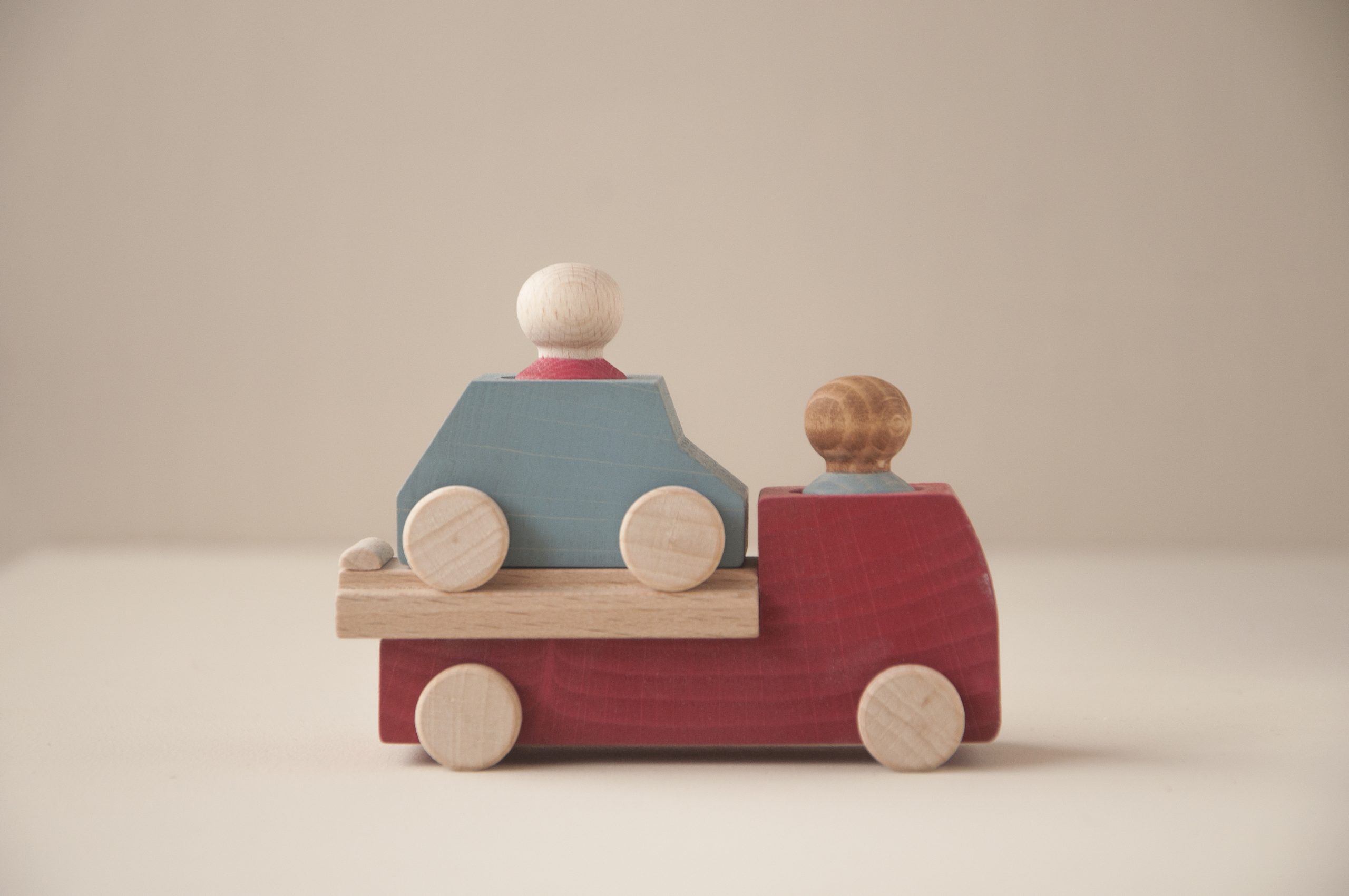 LUBULONA - Red tow truck